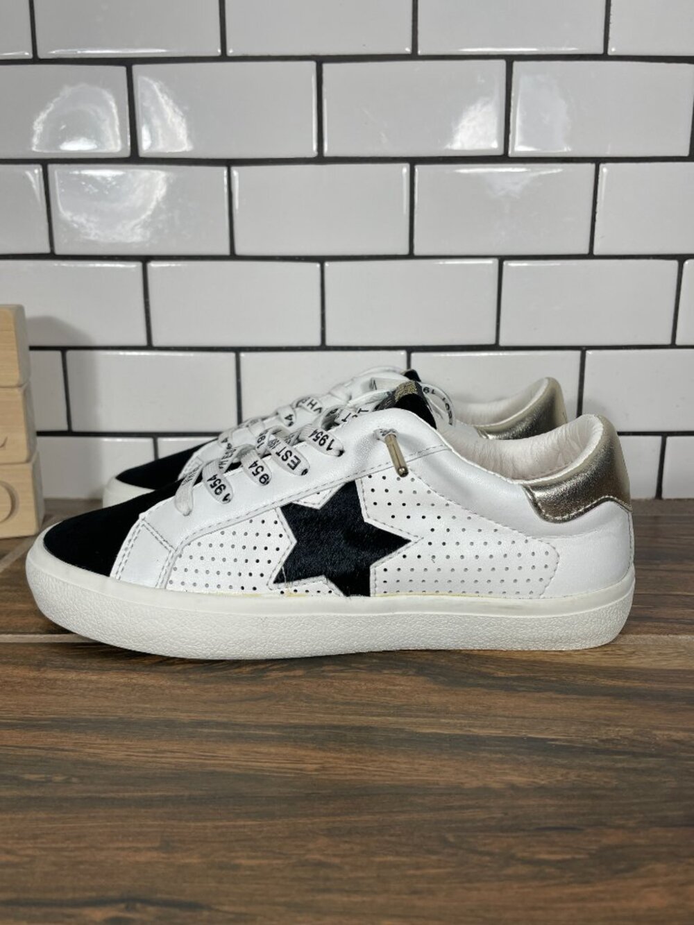 Vintage Havana Gadol Shoes Womens 5.5 Black White Stretch Laces Slip On Sneaker